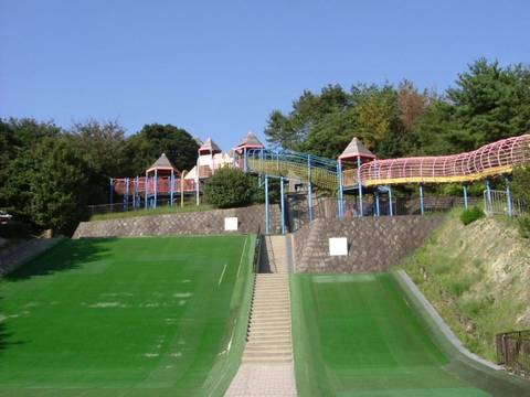 福岡の人気アスレチック選 公園や無料で遊べる場所や大人向けフィールドアスレチックも 3 子連れのおでかけ 子どもの遊び場探しならコモリブ